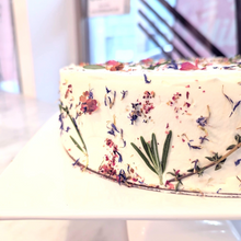 Load image into Gallery viewer, Rustic Floral Design Cake